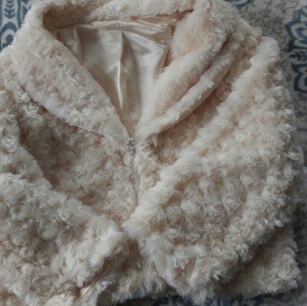 Polyester fluffy crop jacket - Picture 2 of 4